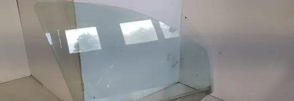 Hyundai Santa Fe Front door window glass four-door