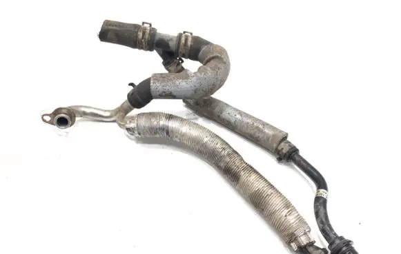 Skoda Kodiaq Engine coolant pipe/hose 06K121065R