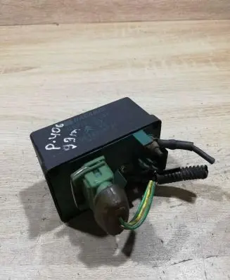 Peugeot 406 Glow plug pre-heat relay 9619039780