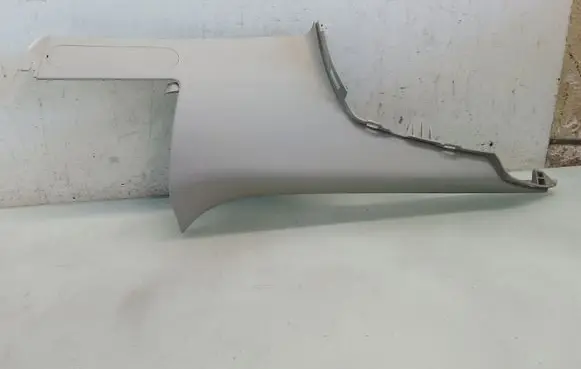 Ford Focus (D)pillar trim (top) 4M51A280C47AGW