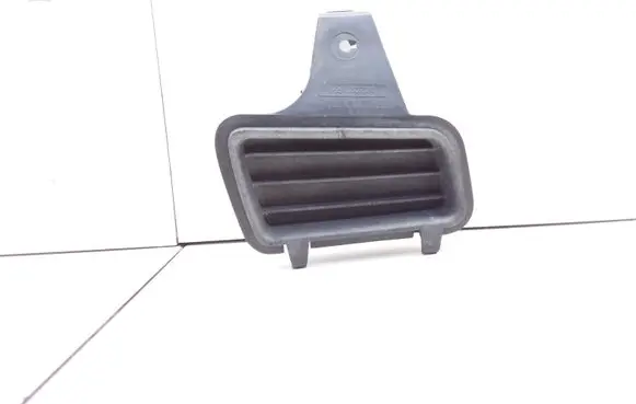 Volvo S40, V40 Front bumper lower grill 882289RH