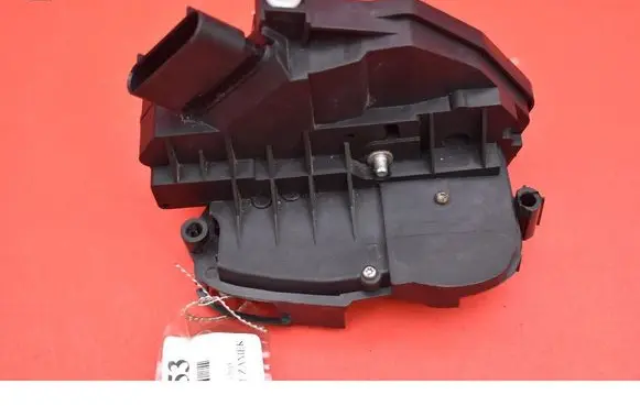 Volvo V60 Front door lock 