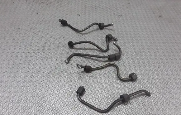 Peugeot 206 Fuel injector supply line/pipe 