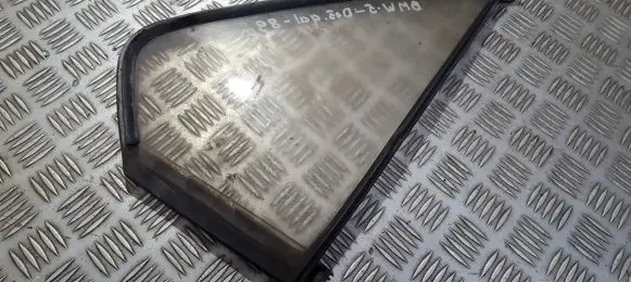 BMW 5 E34 Rear vent window glass 