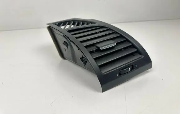 BMW 1 E81 E87 Dashboard side air vent grill/cover trim 7059188