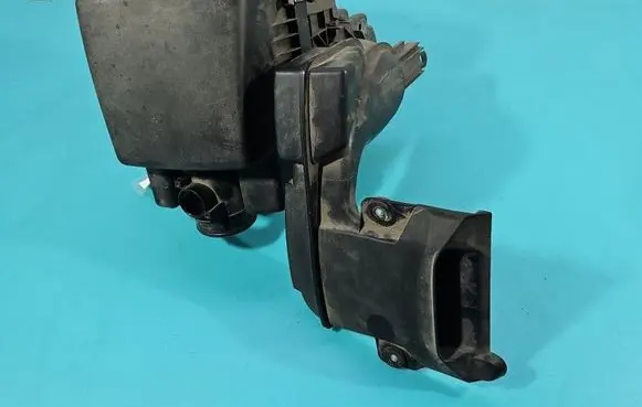 Mazda 6 Air filter box PE01133AX IMPRK1551035