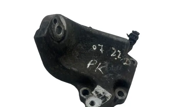 Lexus IS 220D-250-350 Engine mounting bracket