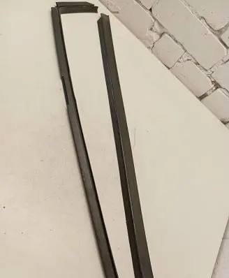 Mercedes-Benz Vito Viano W638 Rubber seal front door window/glass 