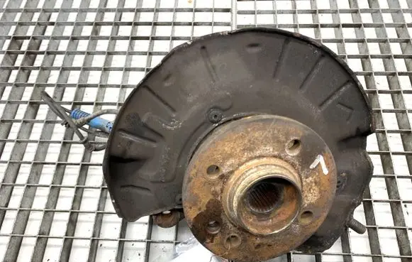 Mini One - Cooper R50 - 53 Front wheel hub spindle knuckle 