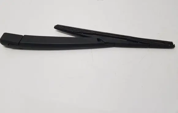 Rear wiper blade arm