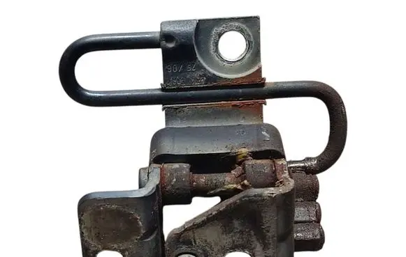Volkswagen Golf Plus Front door lower hinge 1K0831412