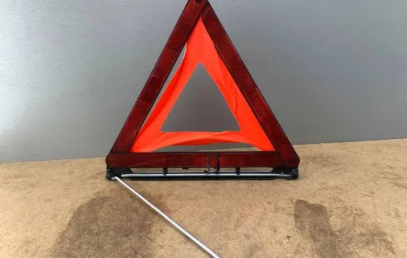 BMW 7 E65 E66 Emergency warning sign 6768272 71606768272 71606770096