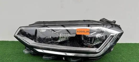 Volkswagen Golf Sportsvan Headlight/headlamp 517941081A