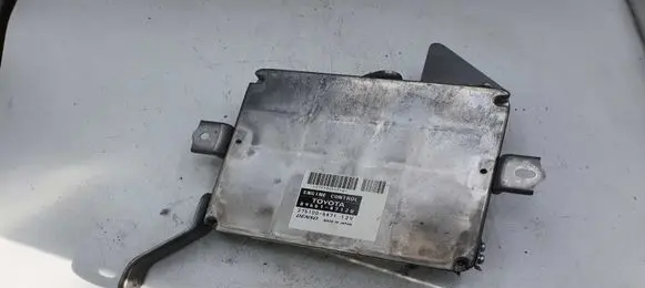 Toyota Prius (XW20) Engine control unit/module 8966147120 2751005471