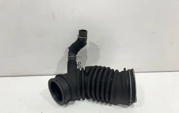 Toyota Avensis T270 Turbo air intake inlet pipe/hose 1788326060