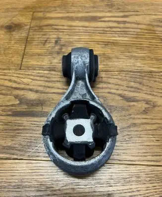 Nissan Qashqai Engine mount bracket 11350JD000