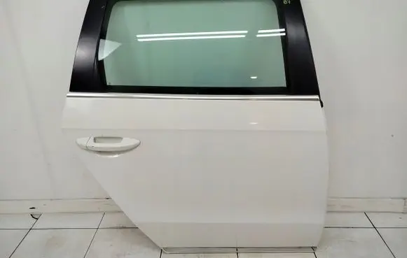 Volkswagen PASSAT B7 Rear door 