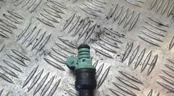 BMW 5 E39 Fuel injector 0280150415