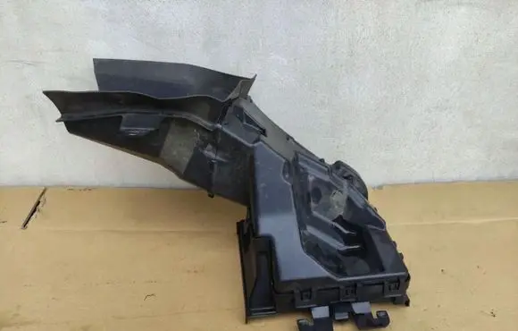Peugeot Rifter Intercooler air channel guide 