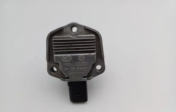 Audi A3 S3 8P Oil level sensor 6PR00807902 1J0907660B