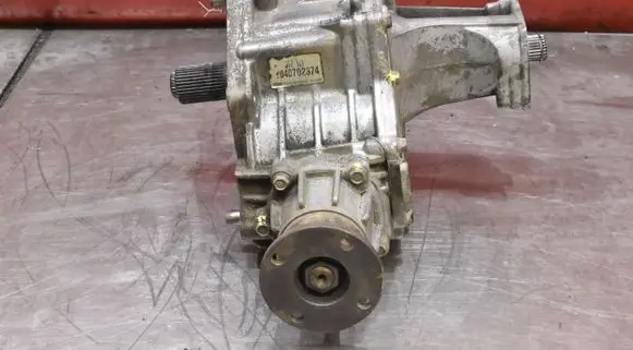 Gearbox transfer box case