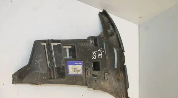 Volvo V70 Front bumper mounting bracket 9484362