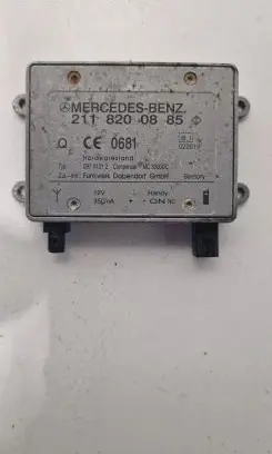 Mercedes-Benz E W211 Antenna control unit 2118200885 09701212