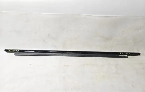 BMW 6 G32 Gran Turismo Front door glass trim molding 7415685