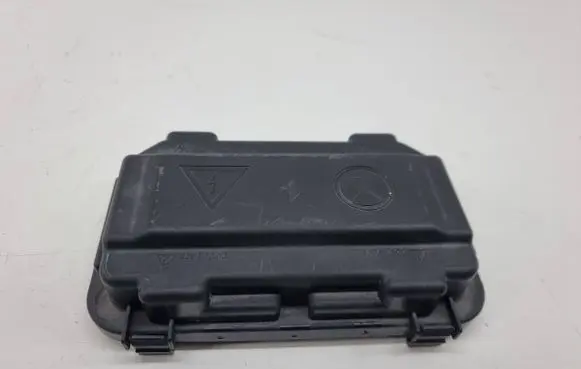 BMW M4 F82 F83 Fuse box cover 10688710
