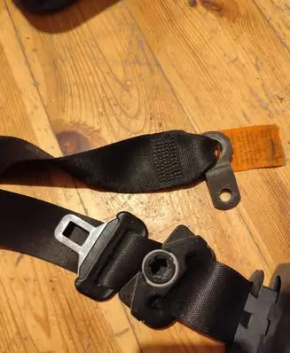 BMW 5 E39 Front seatbelt 8198571 566175100 AK6081111