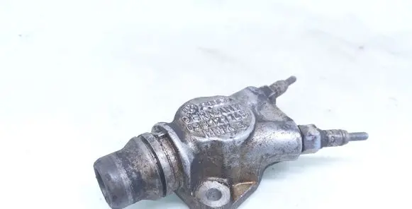 Volkswagen PASSAT B5 Engine coolant pipe/hose 038121145