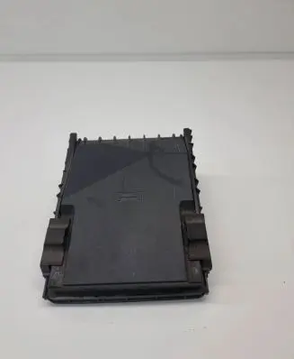 Volkswagen Tiguan Fuse box cover 1K0937132F