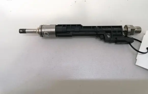 BMW 3 F30 F35 F31 Fuel injector 7639994