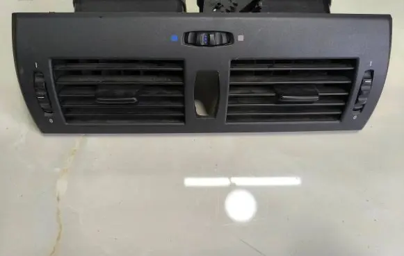 BMW X3 E83 Dash center air vent grill 3400074