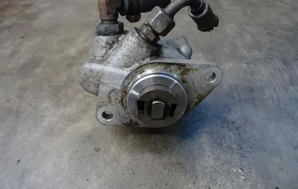 Renault Trafic III (X82) Power steering pump 7684955132
