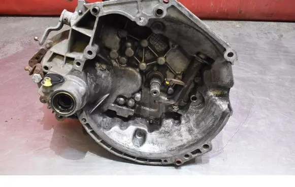 Peugeot 206+ Manual 6 speed gearbox 20CR01