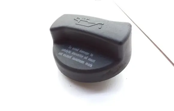 Volkswagen PASSAT B5 Oil filler cap 026103485