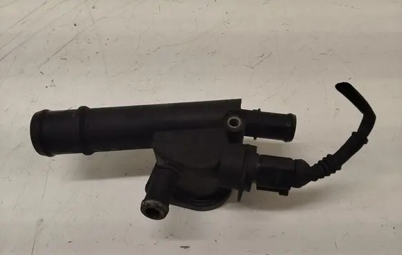 Audi A4 S4 B7 8E 8H Engine coolant pipe/hose 038121132D