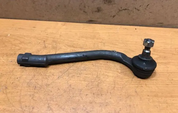 Hyundai i30 Steering tie rod end 