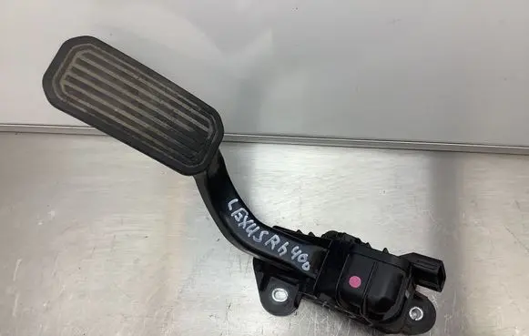 Lexus RX 330 - 350 - 400H Accelerator throttle pedal 7812048090 1988003050 04B120763B3