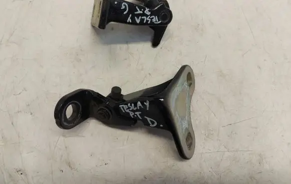 Tesla Model Y Rear door lower hinge