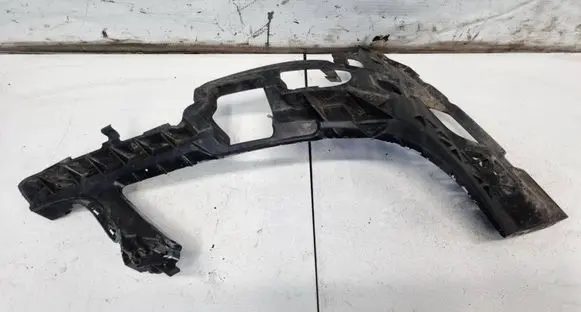 Mercedes-Benz C AMG W204 Front bumper mounting bracket A2048850865