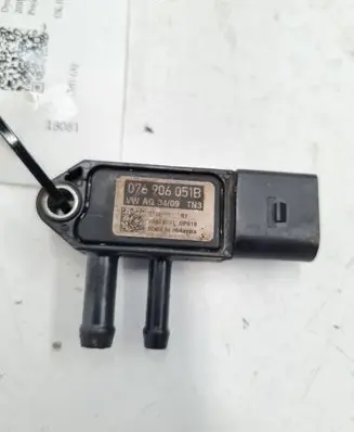 Volkswagen Golf VI Exhaust gas pressure sensor 076906051B