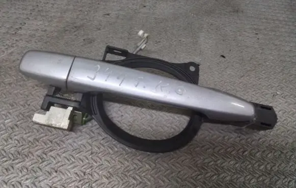 Mitsubishi Lancer VIII Rear door exterior handle