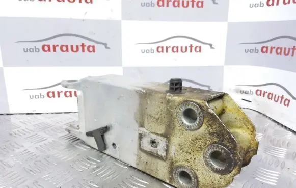 BMW M5 Front bumper shock/impact absorber 