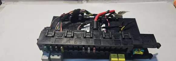 Mercedes-Benz C W203 Fuse module 5DK00848640 2035451801