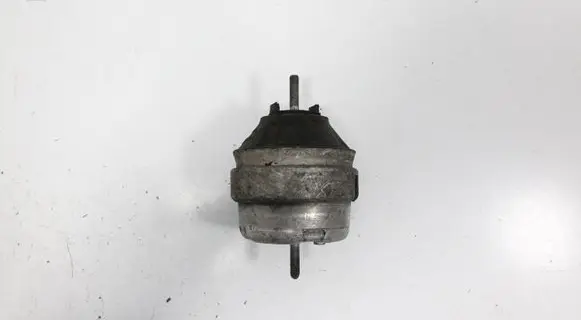 Audi A4 S4 B8 8K Engine mount bracket