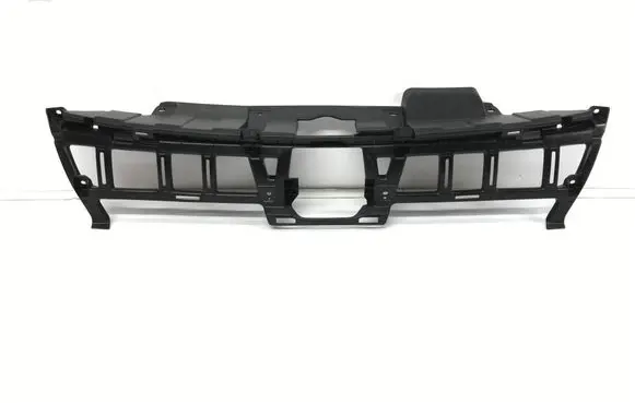 Suzuki Vitara (LY) Front bumper upper radiator grill 7212154P0
