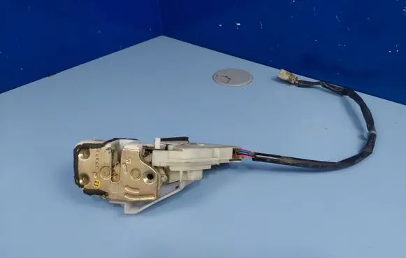 Honda Accord Front door lock 72152S1AE11