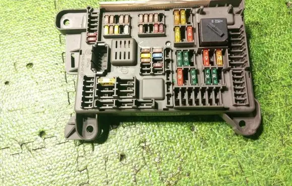 BMW X5M E70 Fuse module 518954021A 693168704 0373322693168704